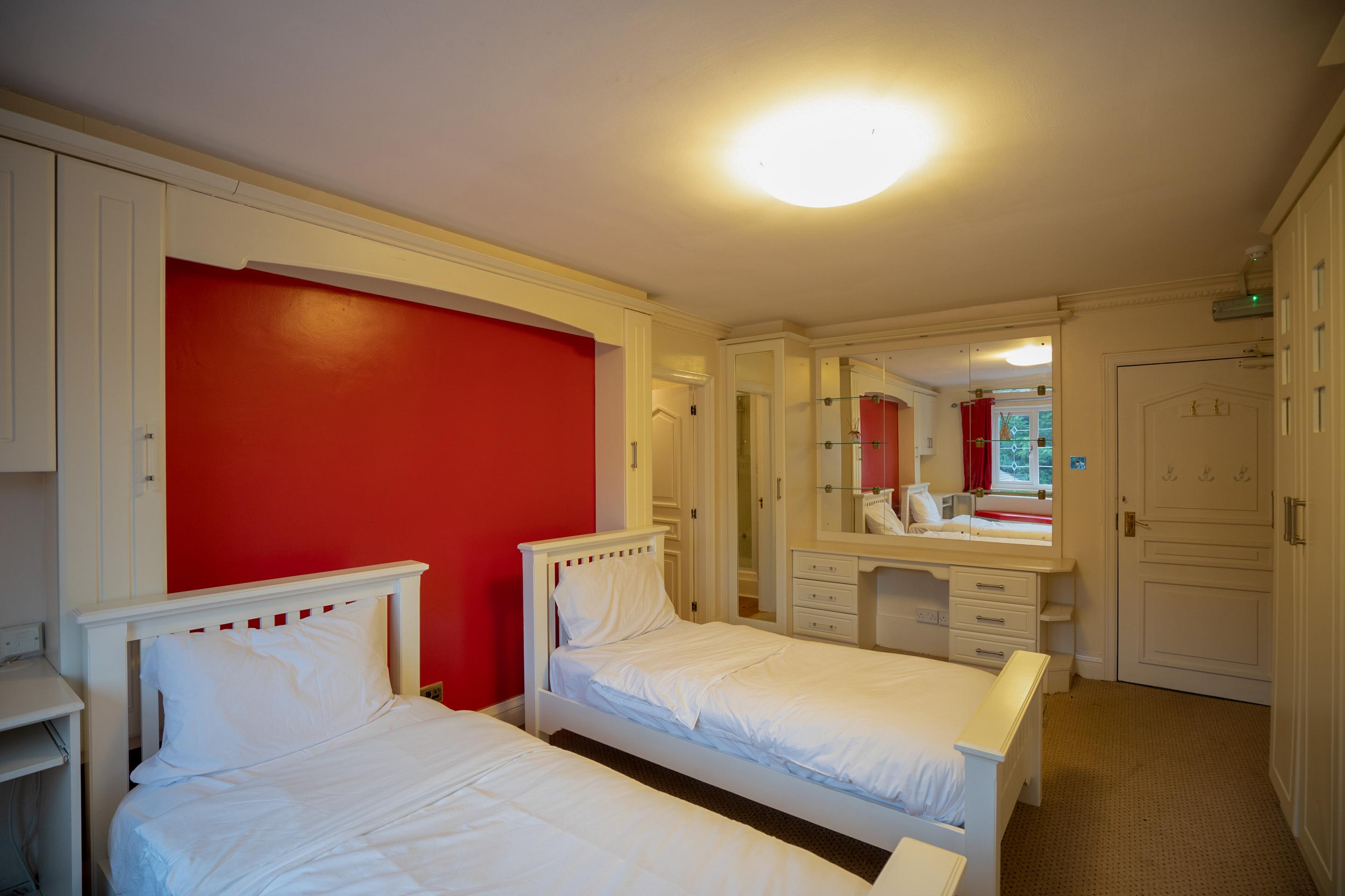 Oyo Oakcroft Guest House Manchester Airport Ringway Bagian luar foto