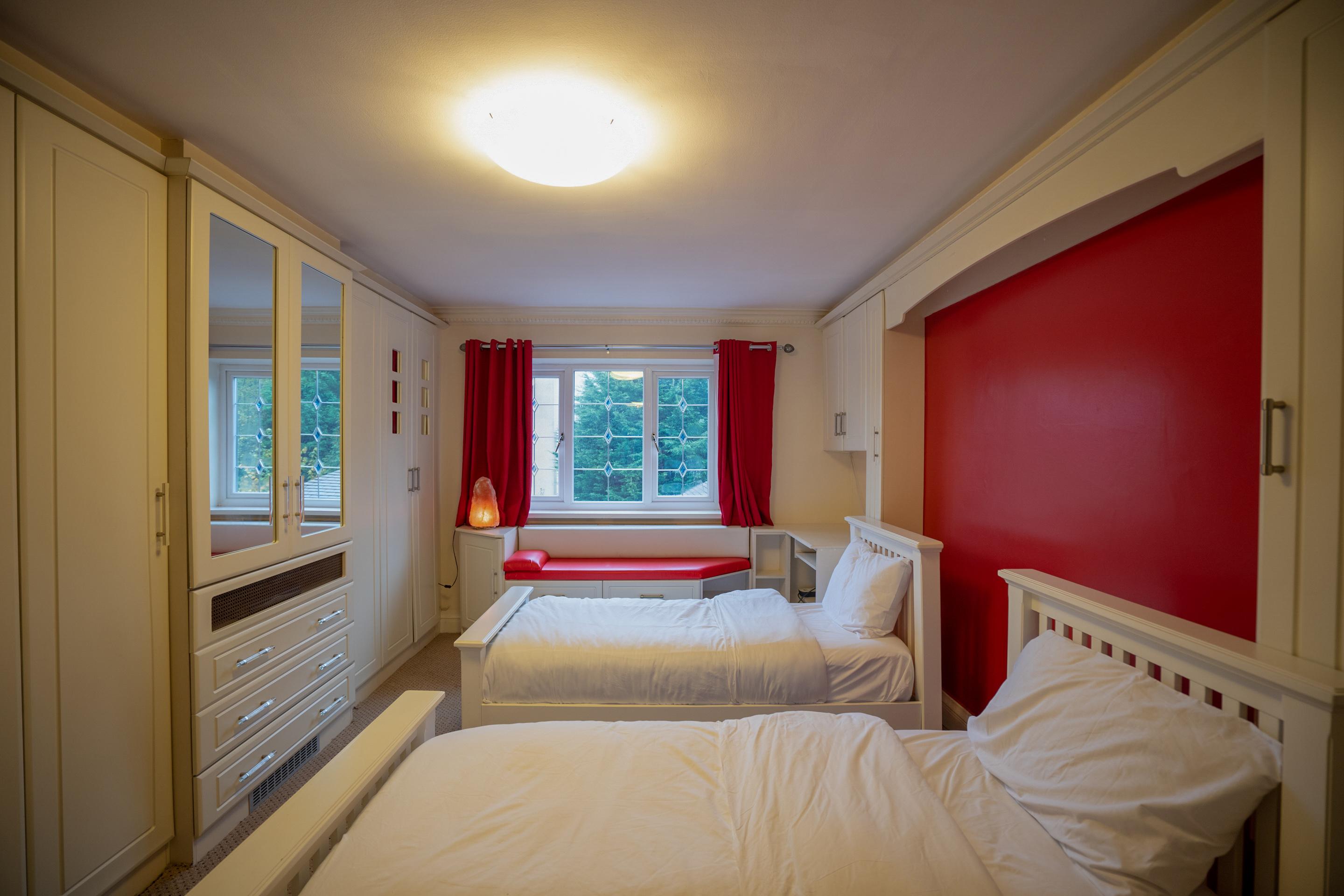 Oyo Oakcroft Guest House Manchester Airport Ringway Bagian luar foto