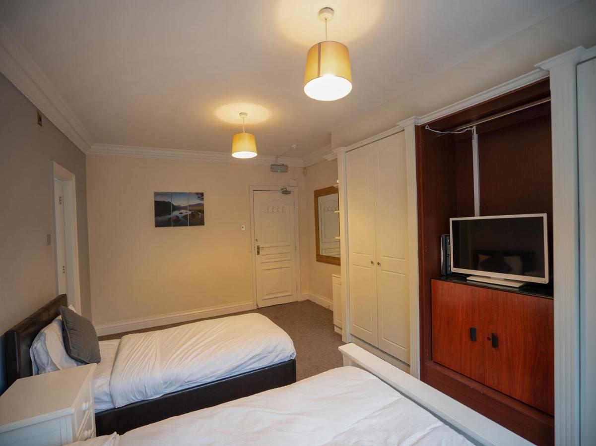 Oyo Oakcroft Guest House Manchester Airport Ringway Bagian luar foto