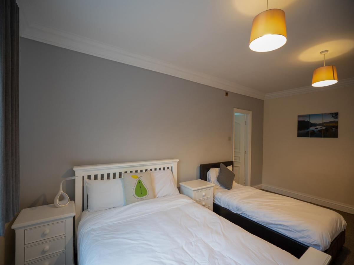 Oyo Oakcroft Guest House Manchester Airport Ringway Bagian luar foto